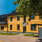 Gaestehaus Burgblick Bed and breakfast 3*