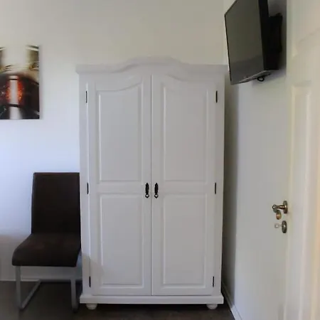 Gaestehaus Burgblick بيت ضيافة 3*