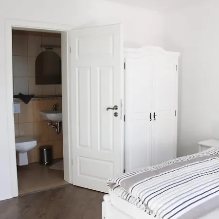 Bed & Breakfast Gaestehaus Burgblick Neustadt-Glewe