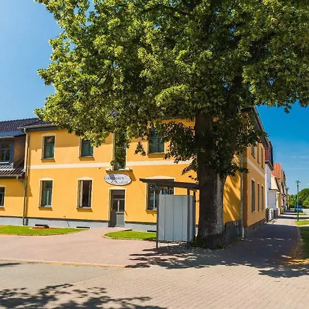 Gaestehaus Burgblick بيت ضيافة نويشتات-غليفه