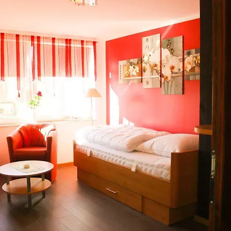 بيت ضيافة Gaestehaus Burgblick نويشتات-غليفه