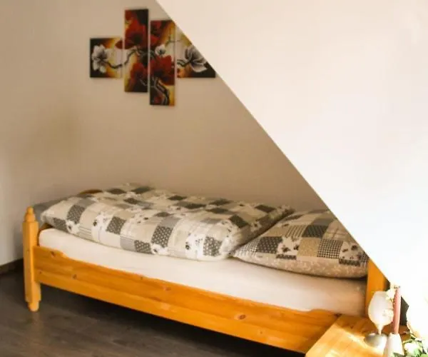 Gaestehaus Burgblick Bed & Breakfast 3*