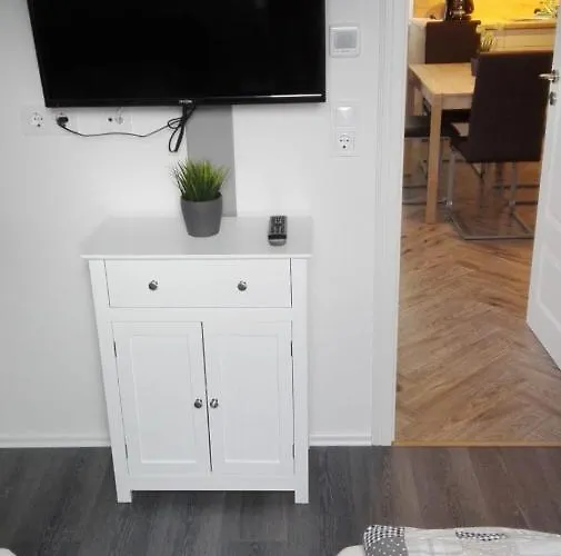 Gaestehaus Burgblick Bed & Breakfast 3*